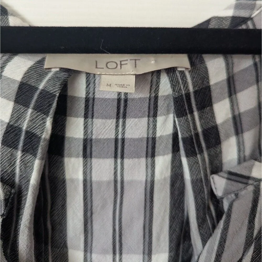 LOFT Puff Sleeve Split Neck Plaid Blouse Top Size Medium Soft Lightweight Casual
